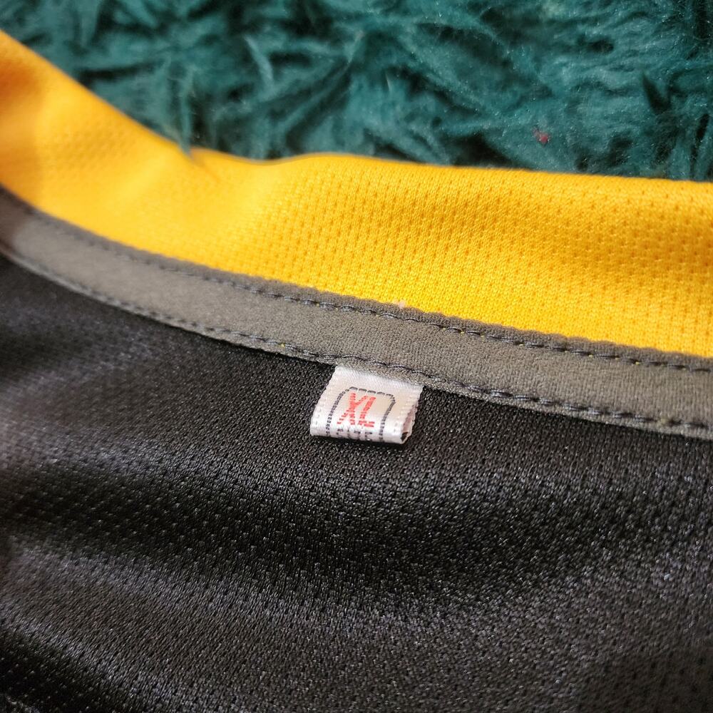 Boston Happy Gilmore 18 Hockey Jersey Black & Gold | Boxy Fit - Picture 4 of 6
